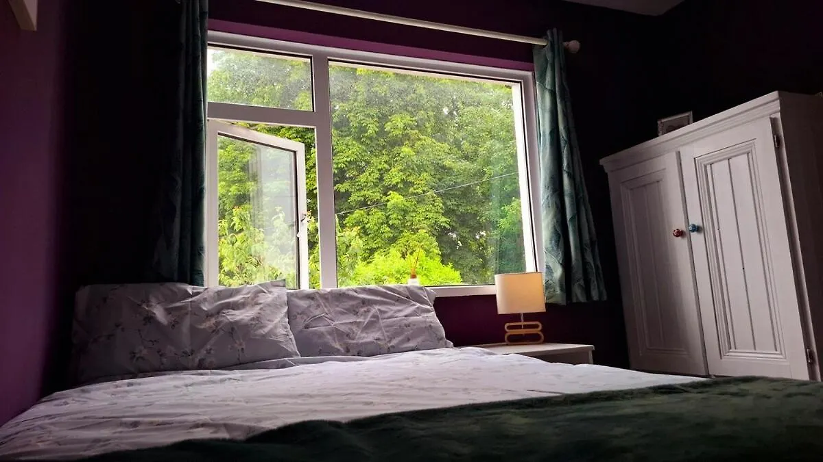 بيت للعطل Beautiful Home With Garden Great Location بلفاست
